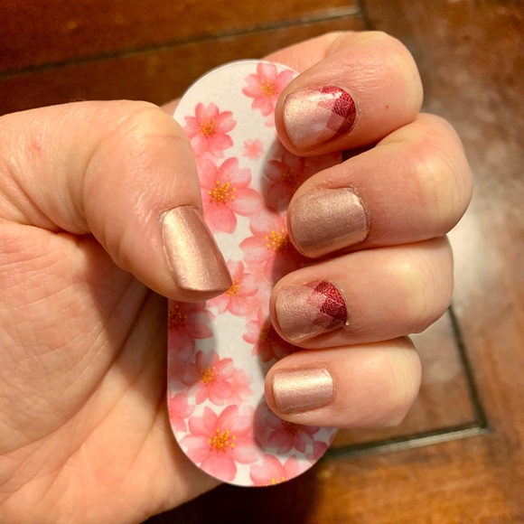 Color Street Other - *Retired, HTF* Color Street: Silicon Valley | Pastel Pink Geometric Shimmer
